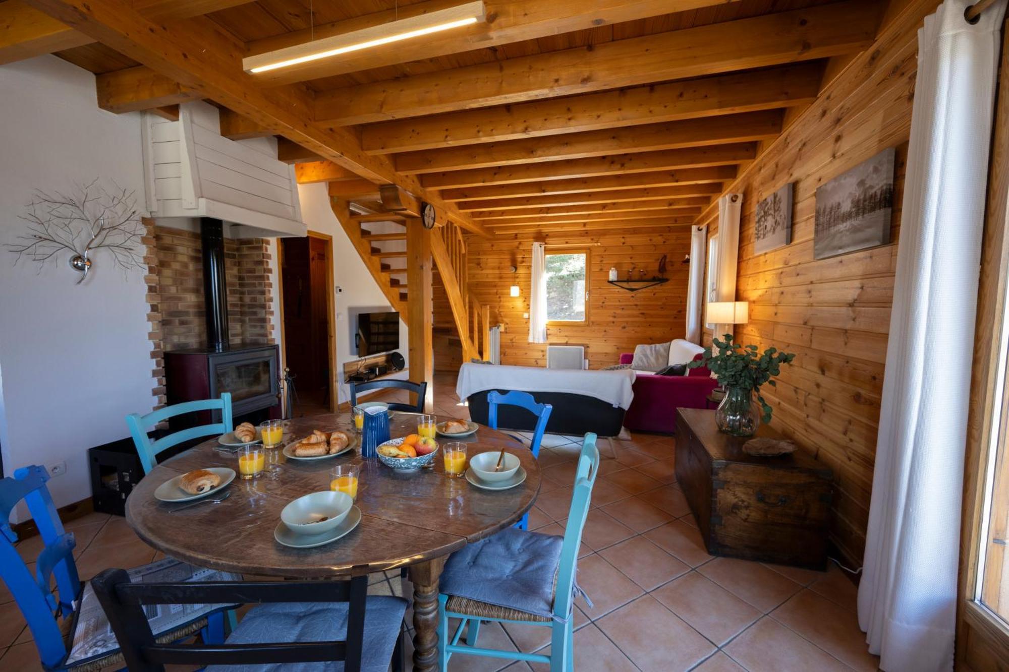 Villa Parenthese Alpine - Poele A Bois - Calme - Parking à Enchastrayes Extérieur photo