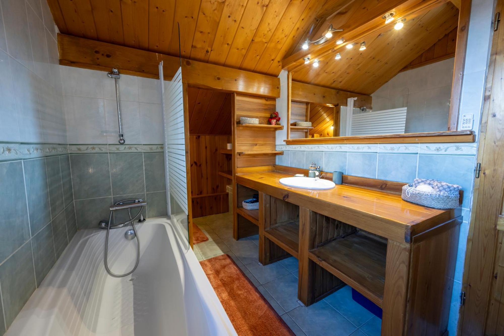 Villa Parenthese Alpine - Poele A Bois - Calme - Parking à Enchastrayes Extérieur photo